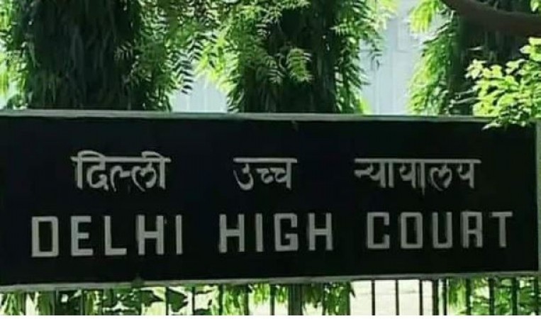 2 employees die while cleaning sewer, HC seeks Delhi govt's reply