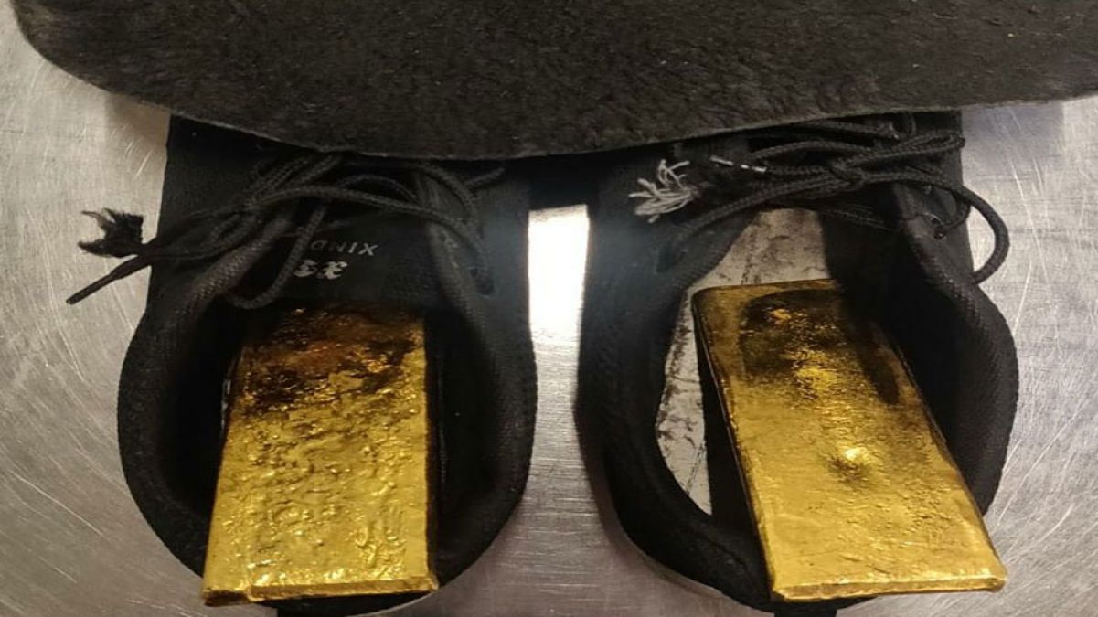 जूते के सोल में दो किलो सोना छिपाकर ला रहा था अफगानी नागरिक, दिल्ली एयरपोर्ट पर पकड़ाया