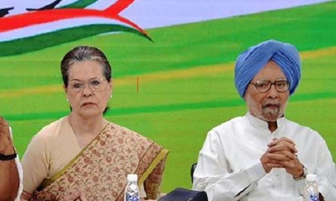 Former PM Manmohan Singh warns the Modi government about the country's economic condition