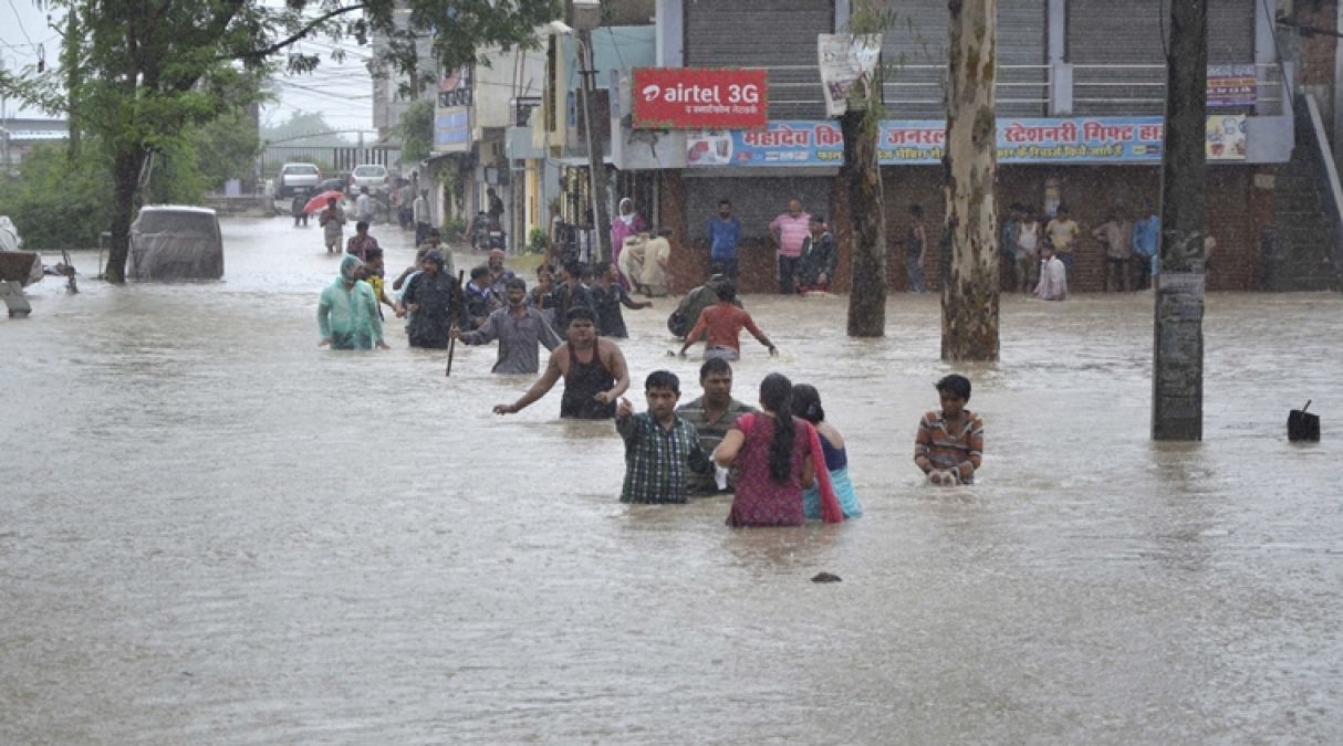 Rain wreaks havoc in Madhya Pradesh, Red alert issued in 14 districts