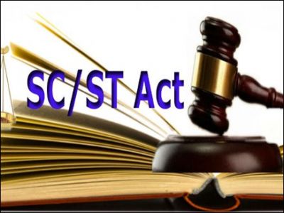 तीन जजों की बेंच करेगी एससी/एसटी कानून पर दायर याचिका की सुनवाई