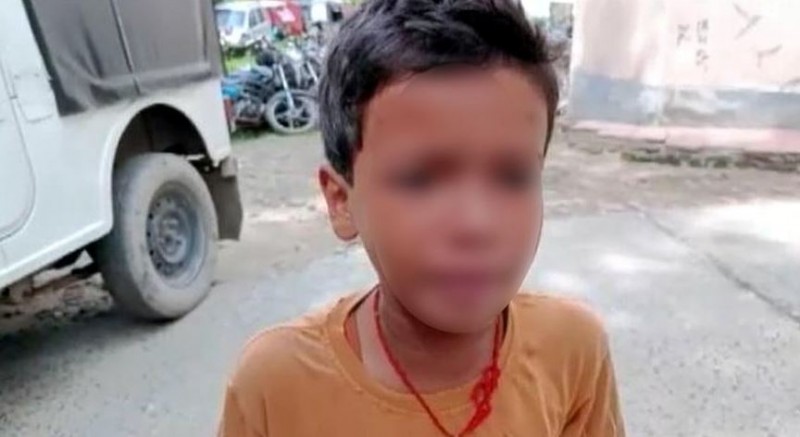 'Police uncle mummy doesn't give food...,' innocent reaches police station with mother's complaint