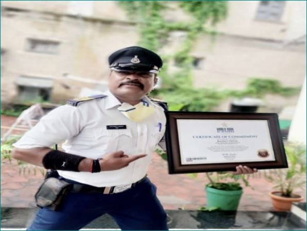 Indore: Dancing Cop Ranjeet Singh got 'World Book of Records' Commitment Certificate