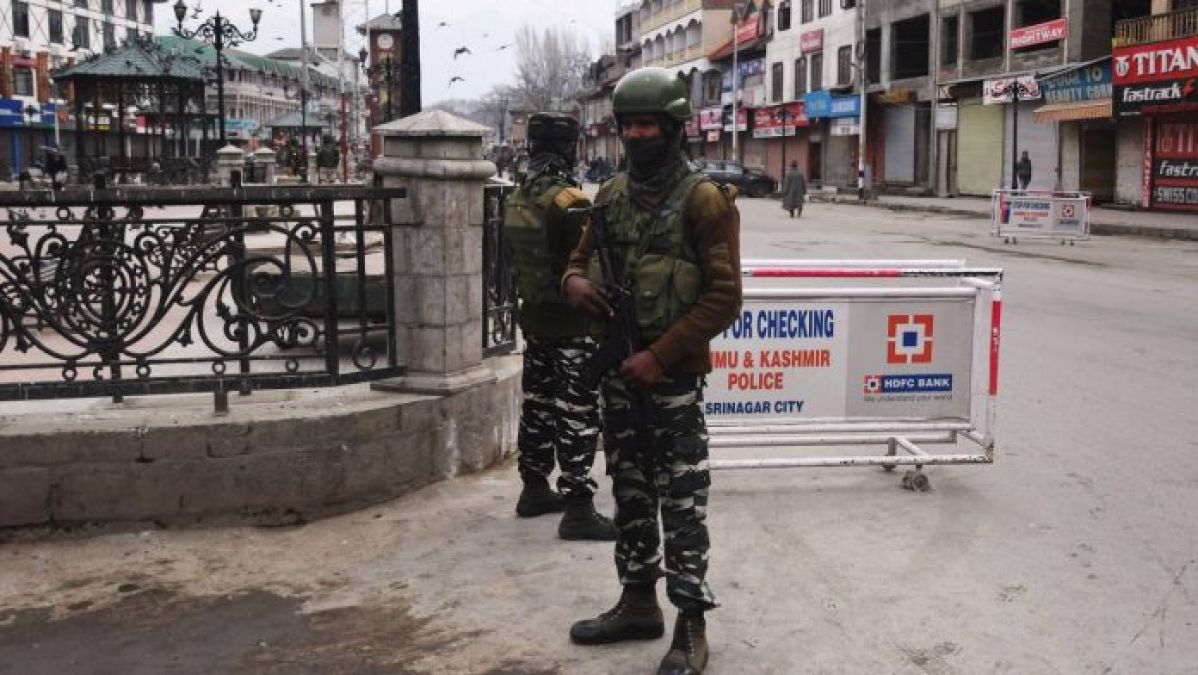 श्रीनगर में 24 आतंकियों के छिपे होने की सूचना, बड़ी वारदात की आशंका