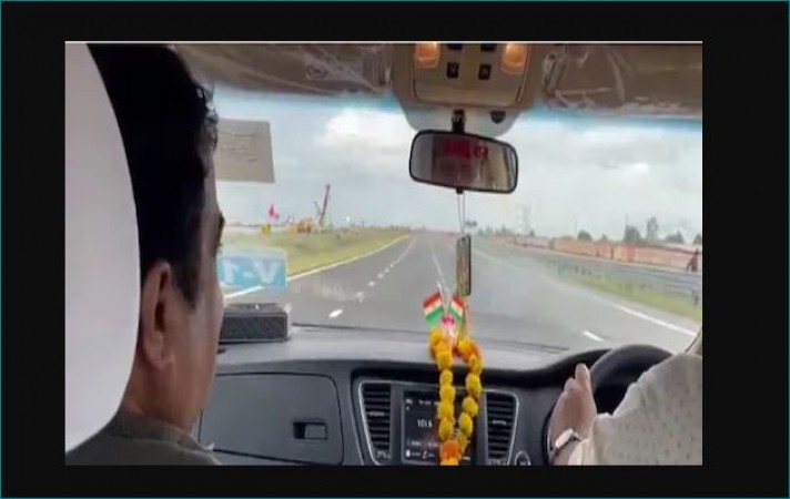 दिल्ली-मुंबई एक्सप्रेस वे पर 170 kmph से दौड़ी केंद्रीय मंत्री की कार, बोले- 'छोटे प्लेन भी उतार सकते हैं'