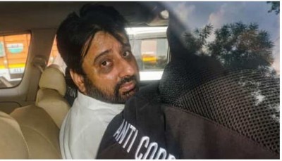 VIDEO: AAP's hooliganism! ACB team attacked went to search Amanatullah's house