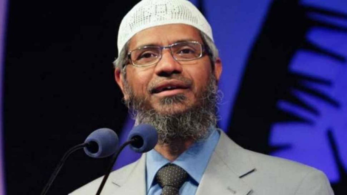 विवादित इस्लामिक उपदेशक ज़ाकिर नाइक की मुश्किलें बढ़ीं, जारी हुआ गैर जमानती वारंट