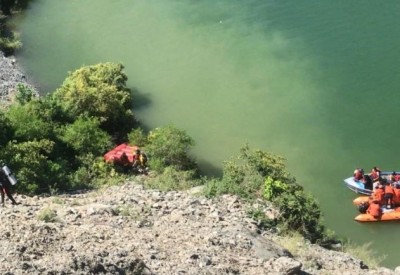 Painful! Suddenly an uncontrollable car fell into Tehri lake, stir created
