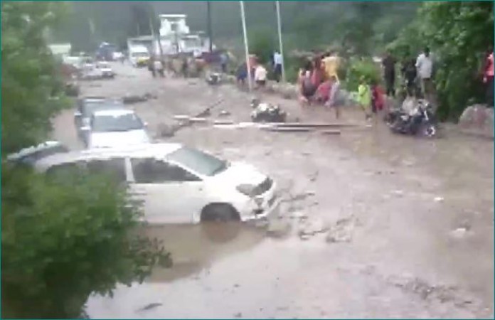Uttarakhand: Flood caused by cloudburst, Rishikesh-Badrinath highway closed