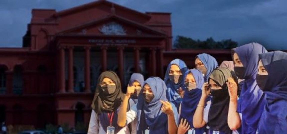 'ज़्यादातर महिलाएं हिजाब नहीं पहनती हैं', सुप्रीम कोर्ट में बोले एडवोकेट जनरल