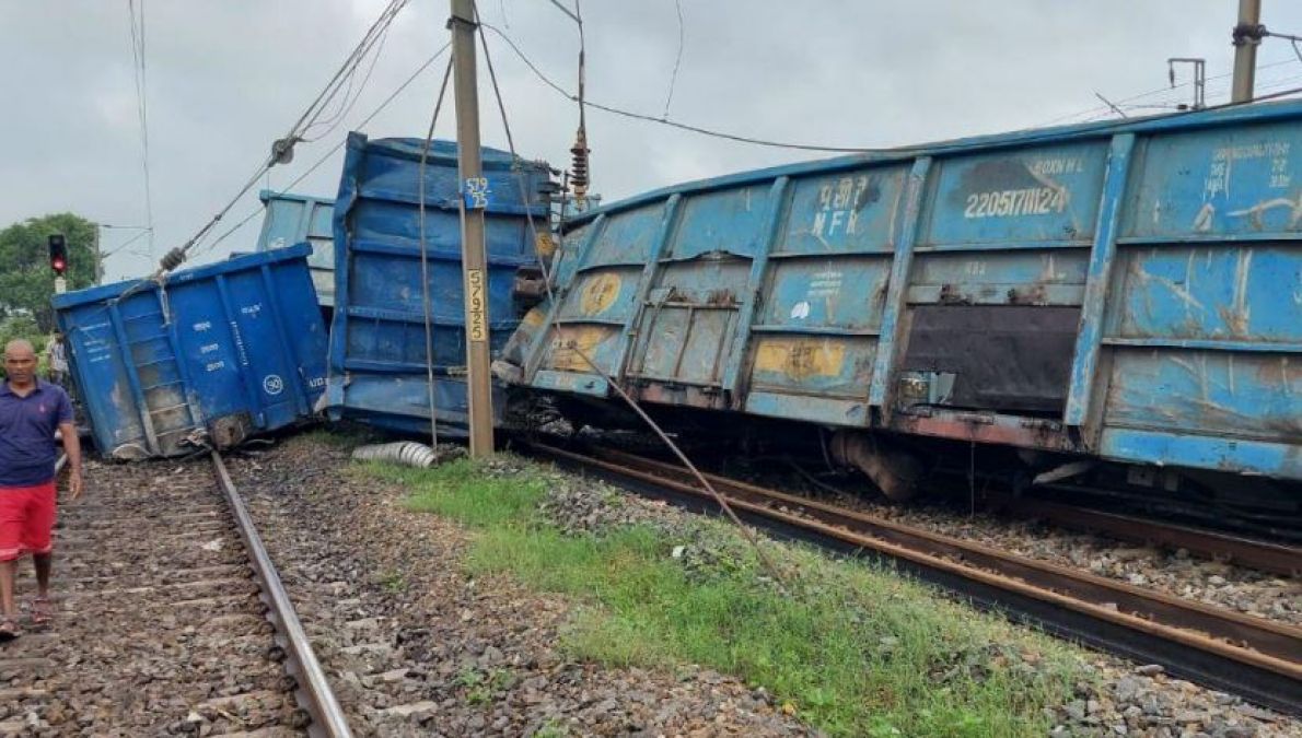 Goods train overturns in Bihar, many trains affected