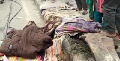 Traumatic accident in Delhi, people sleeping on roadside crushed by truck