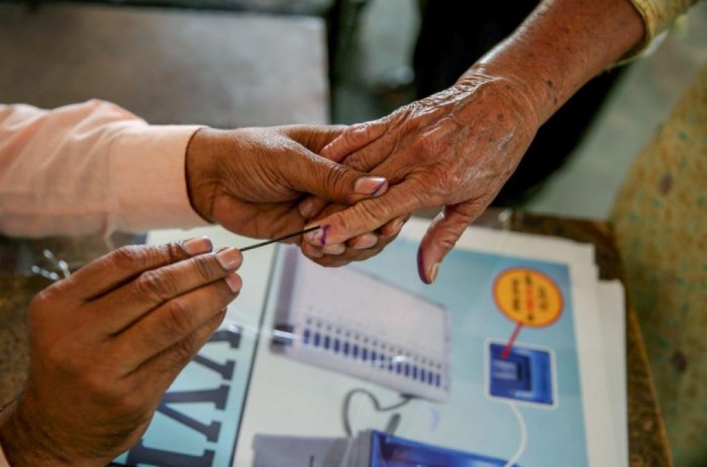 उपचुनावः यूपी और कर्नाटक समेत देश के 18 राज्यों में होगा मतदान