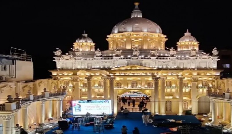 Maa Durga's pandal built like Vatican City in Kolkata, everyone praising