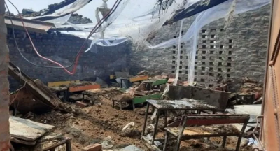 School roof collapsed suddenly, many children in critical condition
