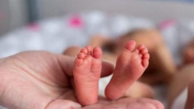 सड़क पर गिरी गर्भवती महिला, पेट में पल रहे 3 मासूमों की मौत, मामूली विवाद में हुआ बड़ा हादसा