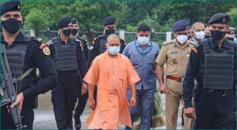 Big lapse in CM Yogi's security, 4 policemen suspended