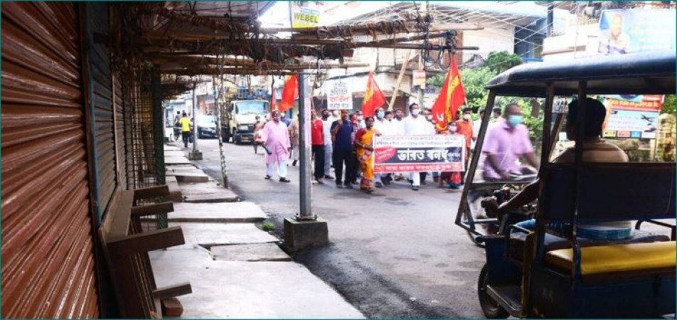 Demonstration at Delhi-Ghazipur border, road jams at many places