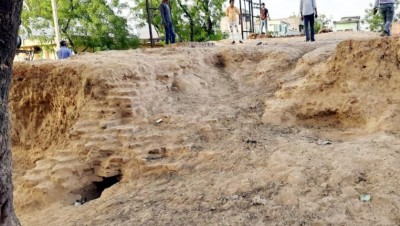 Excavation finds platform of Emperor Ashoka's era