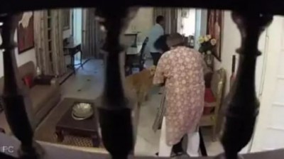 बेरहमी से पत्नी की पिटाई करते हुए मप्र के DG का वीडियो वायरल, बेटे ने गृहमंत्री से की शिकायत