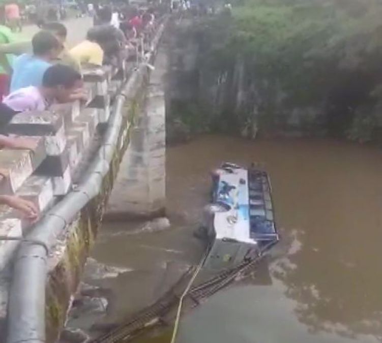 Terrible incident in Meghalaya! Bus full of passengers fell into river
