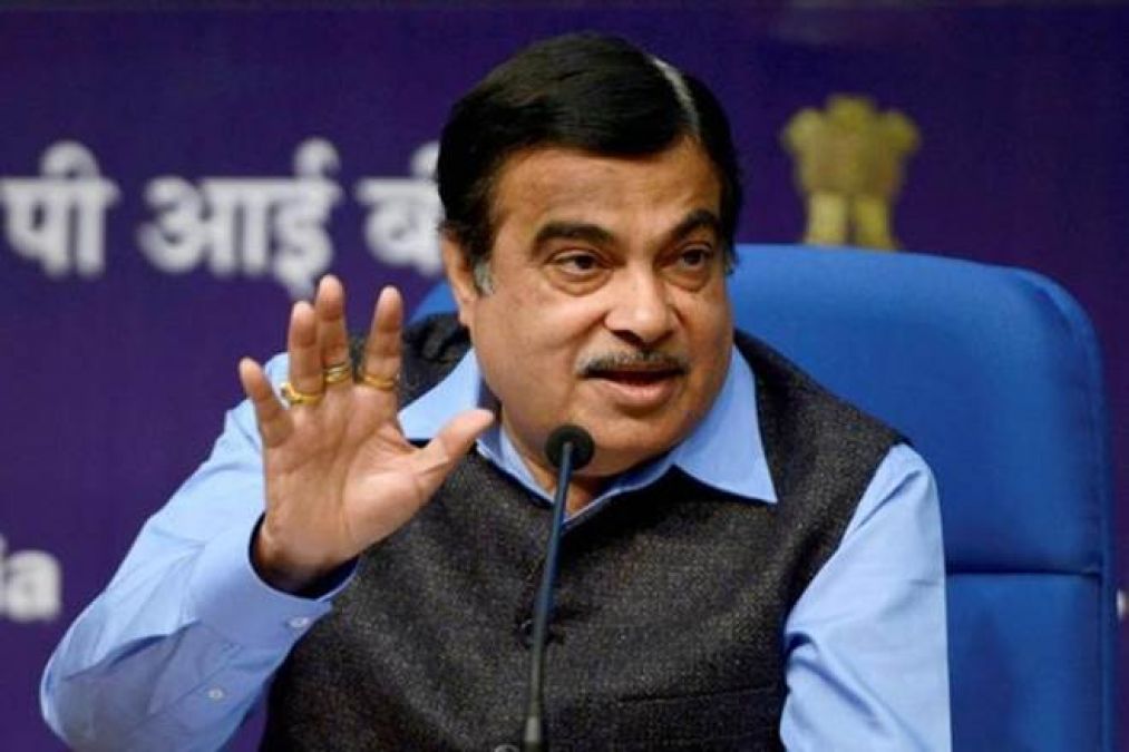 Nitin Gadkari is going to give big gifts to the people of Delhi and UP today