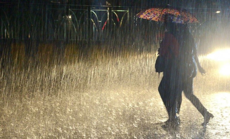 Strong winds change weather pattern in Delhi, rain may occur by evening