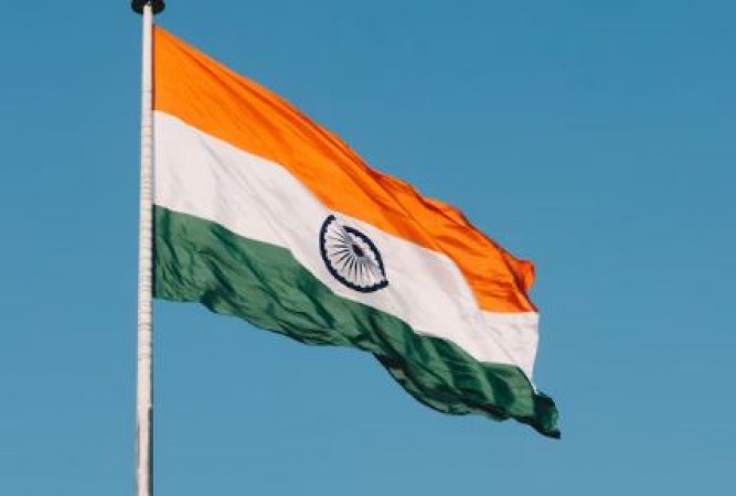 How Flag Hoisting on August 15 Differs from January 26: Know the Differences