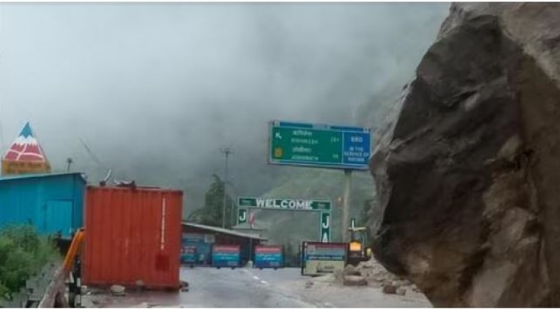 उत्तराखंड में भारी बारिश ने मचाई तबाही, 2 दिनों के लिए रोकी गई चार धाम यात्रा