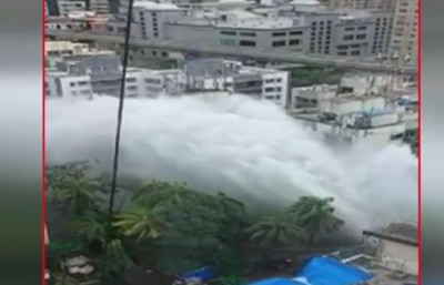 मुंबई में फटी पाइपलाइन, लबालब हुईं सड़कें, हजारों लीटर पानी हुआ बर्बाद