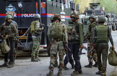 जम्मू कश्मीर में आतंक विरोधी अभियान जारी, बांदीपोरा में सुरक्षाबलों ने एक आतंकी को किया ढेर
