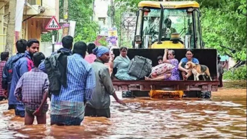 पुडुचेरी में चक्रवात फेंगल ने मचाई तबाही, बारिश ने तोड़ा 30 साल का रिकॉर्ड