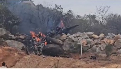 तेलंगाना से बेहद बुरी खबर ! भारतीय वायुसेना का विमान हुआ क्रैश, 2 पायलट बलिदान; रक्षा मंत्री ने जताया शोक
