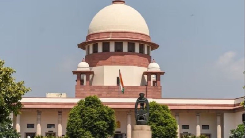 'आप चाहते हैं कि मजदूर भूखे मरें?', SC ने लगाई दिल्ली सरकार को फटकार