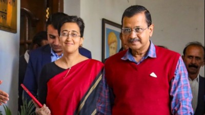 महिला-सम्मान देने में AAP सरकार को 10 साल क्यों लगे? चुनावी वादे पर उठे सवाल