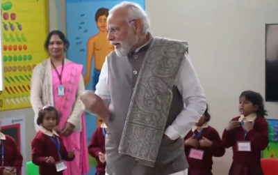 PM मोदी ने स्कूल में जाकर बच्चों से की चर्चा, वीडियो देख लोग कर रहे तारीफ