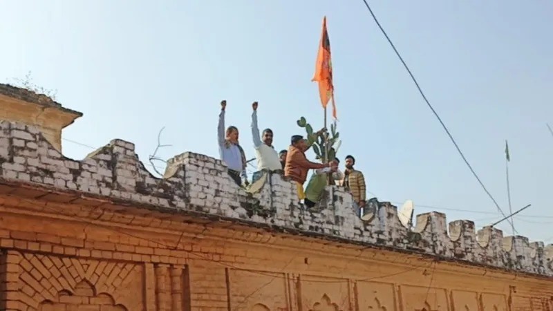 चौकीदार बनकर आया वाजिद, फिर हड़प लिया पूरा मंदिर, 50 साल लग गए कब्जा छुड़ाने में..