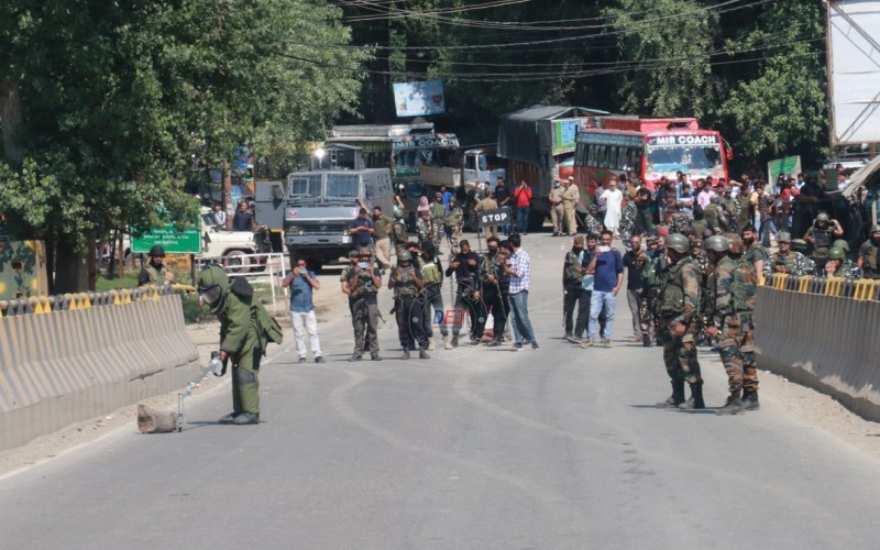 Explosive substance found on Srinagar-Baramulla highway, stir among people