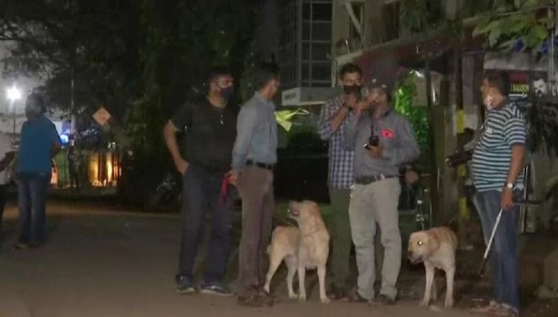 मुंबई के 6 इलाकों को बम से उड़ाने की धमकी, संदेश मिलते ही पुलिस महकमे में मचा हड़कंप