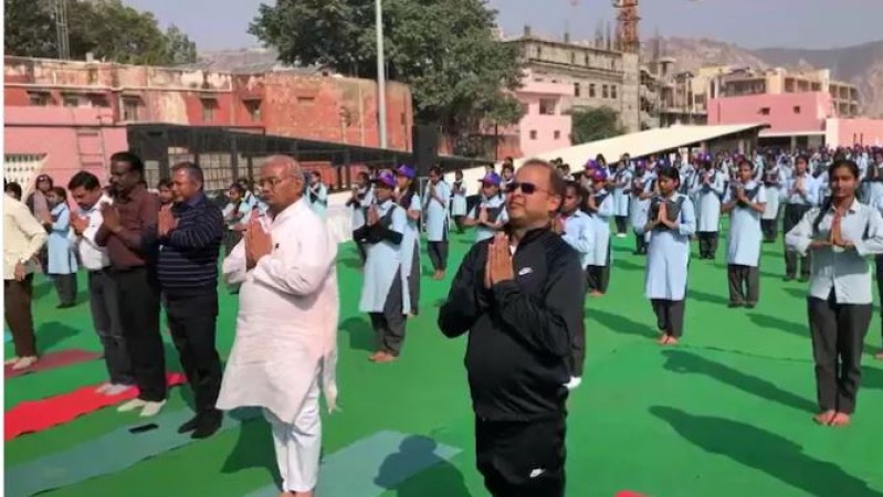 राजस्थान के स्कूलों में शिक्षा मंत्री ने बच्चों संग किया सूर्य नमस्कार, भड़के मुस्लिम समूह बोले- ये पाप और गैर-इस्लामी