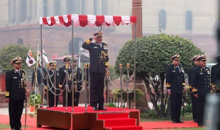 भारतीय नौसेना के उप प्रमुख बने वाईस एडमिरल दिनेश त्रिपाठी, 37 सालों के करियर में कई पदों पर चुके हैं काम