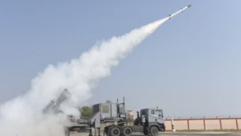 DRDO ने ओडिशा तट से नई पीढ़ी की आकाश मिसाइल का सफल परीक्षण किया, Video