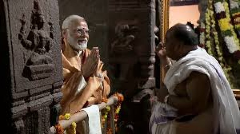 दक्षिण भारत के दौरे पर प्रधानमंत्री, आंध्र प्रदेश के लेपाक्षी में वीरभद्र मंदिर में की पूजा