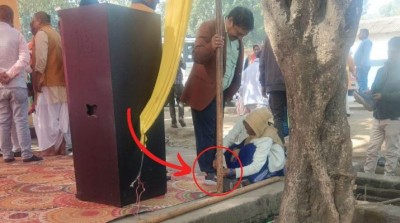 महिला कर्मचारी से जूते का लेस बंधवाने वाले SDM पर गिरी गाज, CM मोहन यादव ने दिए हटाने के निर्देश