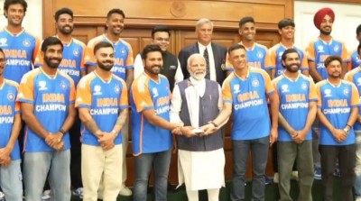 PM मोदी से मिली चैंपियन टीम इंडिया, सामने आया VIDEO