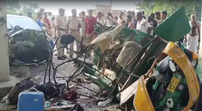 बिहार में रिक्शा और कार की भीषण टक्कर, 6 लोगों की दुखद मौत, कई घायल