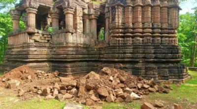 गड़ा धन खोजने के लिए खोद डाली रंग महल मंदिर की नींव, अस्तित्व पर मंडराया संकट