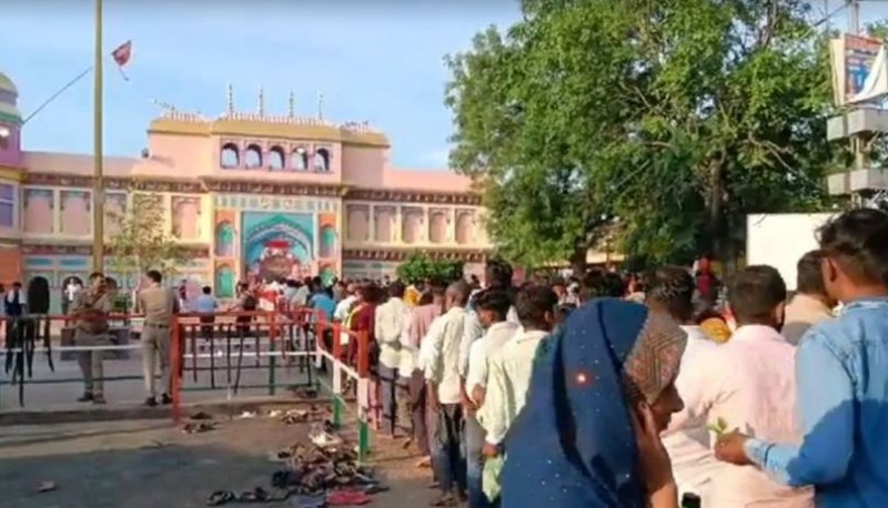 इस शिव मंदिर में हुए चमत्कार से हैरत में पड़े लोग