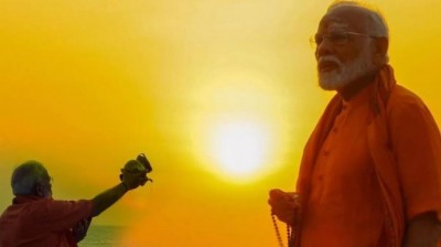 साधना के दूसरे दिन PM मोदी ने की सूर्य पूजा, विवेकानंद की प्रतिमा पर अर्पित किए पुष्प