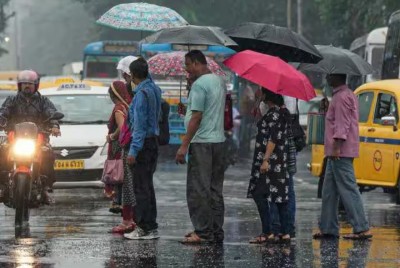 दिल्ली-NCR में मौसम ने ली करवट, तेज हवाओं के साथ बरसे मेघ, गर्मी से मिली राहत